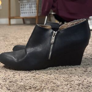 Adrienne Vittadini Black Ankle Booties